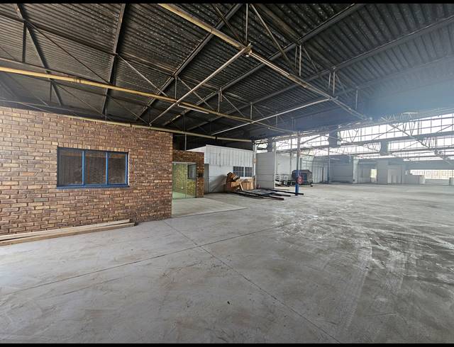 1,459M² WAREHOUSE TO LET IN ISANDO